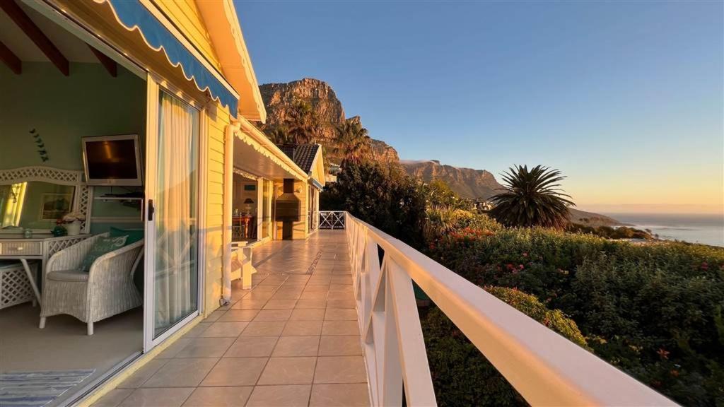 Cape Rose Cottage - Penthouse In Camps Bay Kaapstad Buitenkant foto